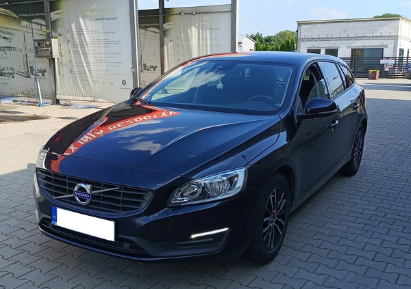 Volvo V60 cena 63900 przebieg: 96000, rok produkcji 2017 z Tarnów małe 106